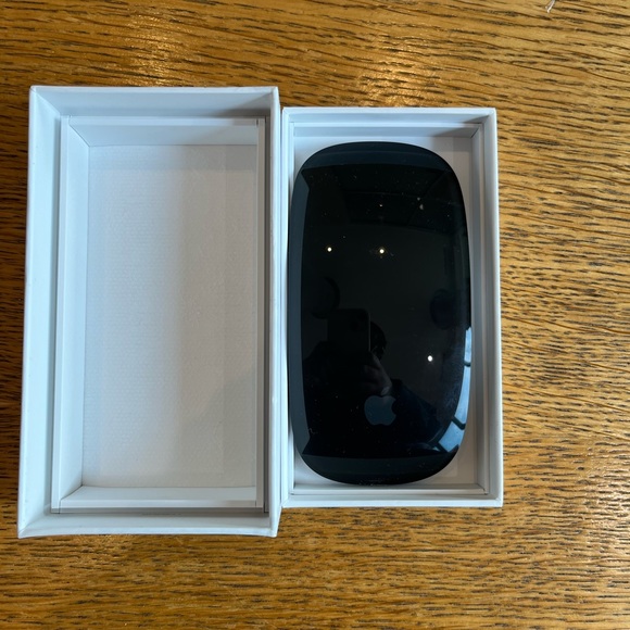 Magic Mouse (Apple) in Black - Picture 2 of 7